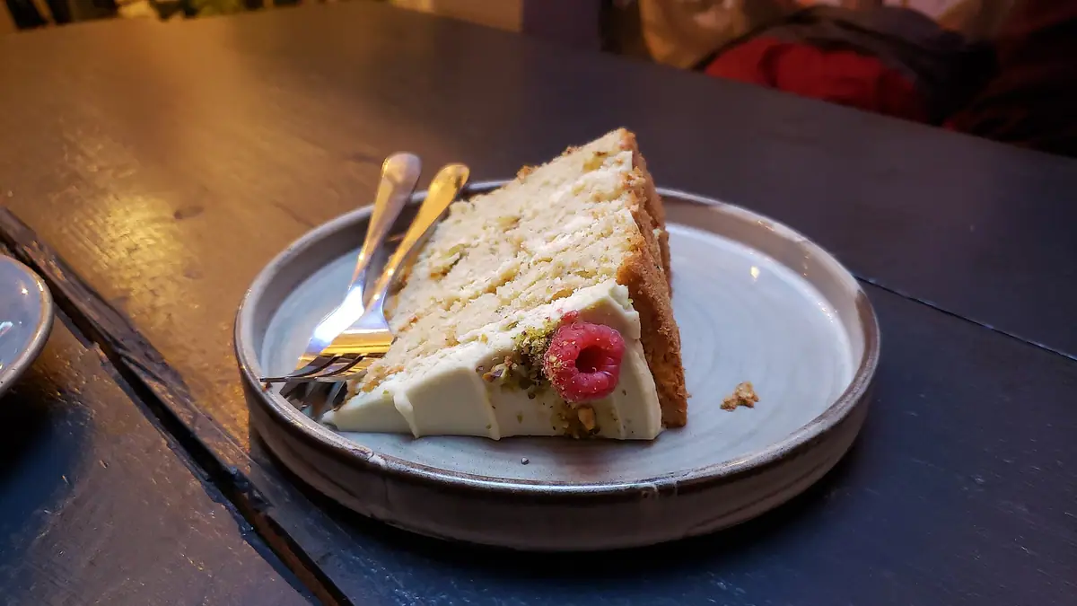 its all Rosie cakes – cake shop in Brackley town centre